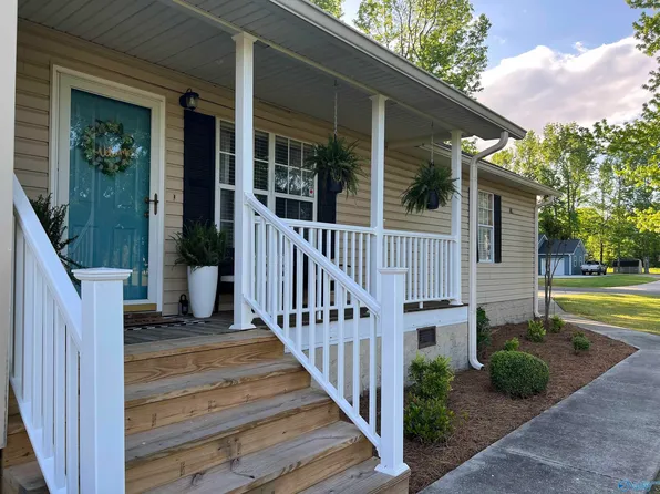 125 Max Graben Cir, Albertville, AL 35950