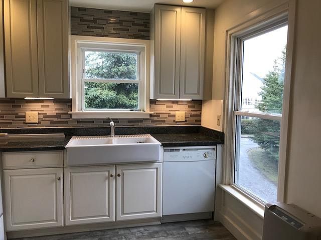 2nd image of 10 Laurel St