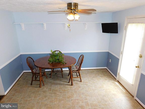 5th image of 1719 Beechbank Way
