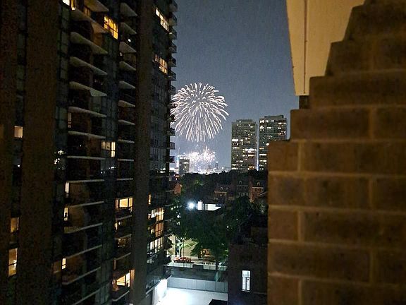 4th image of 604-36 S Washington Sq #1401