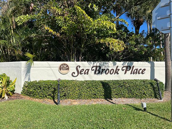 3rd image of 169 Seabreeze Circle