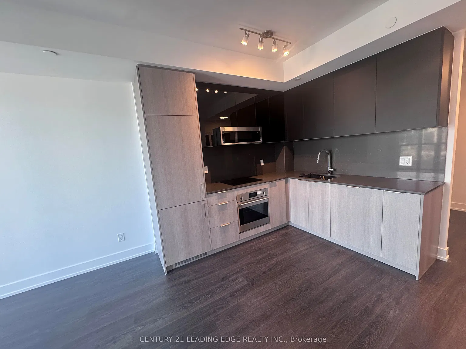 2 bed, $2,300 — Photo 4