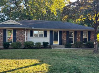 9408 Tiverton Ct, Rolling Hills, KY 40242