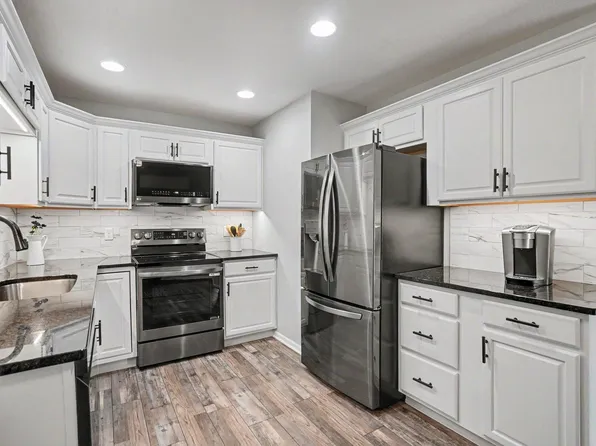 38268 Explorer Cir, North Branch, MN 55056