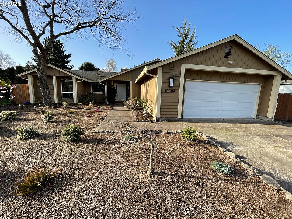 1st image of 10304 NE 34th Cir