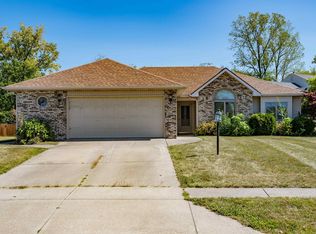 9018 Olmston Dr, Fort Wayne, IN 46825