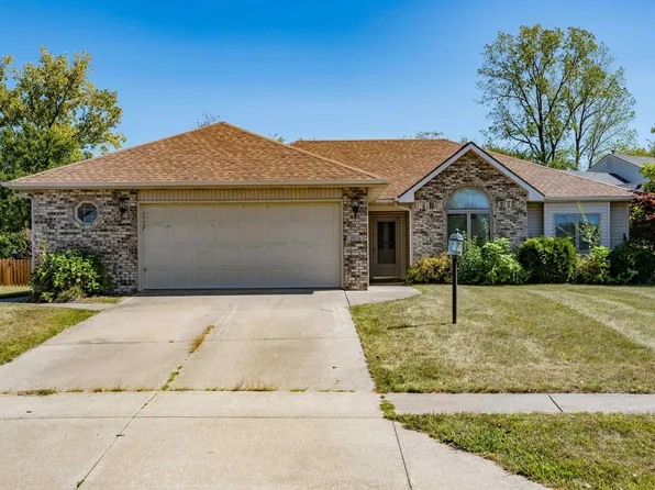 9018 Olmston Dr, Fort Wayne, IN 46825