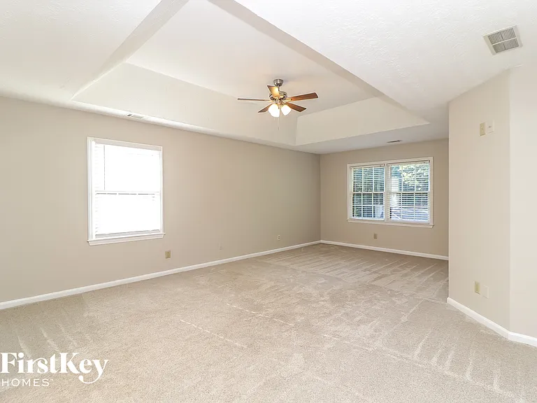 205 Timber Oak Cv — Photo 12