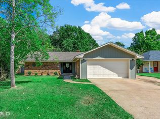 8609 Woodlake Dr, Haughton, LA 71037