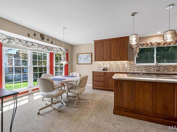 5th image of 811 Brae Ct
