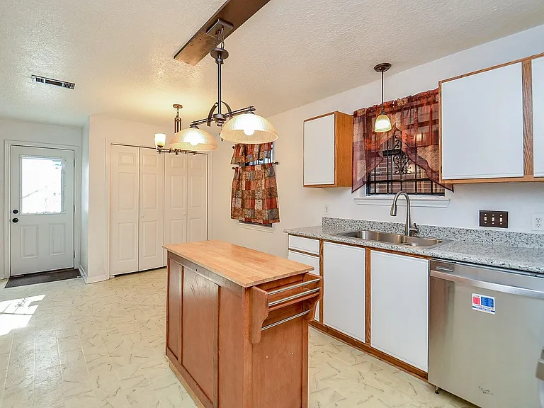 13837 Purplemartin St — Photo 11