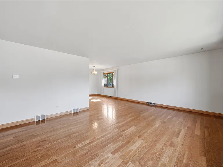 4050 Violet Ln — Photo 10