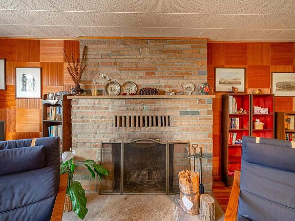 4th image of 22615 Tamarack Dr