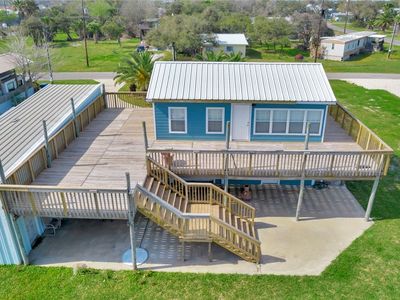 705 W Jefferson Ave, Port O Connor, TX, 77982