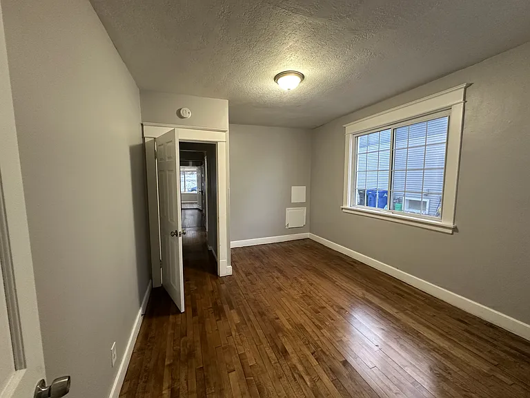 187 Robie St W — Photo 9