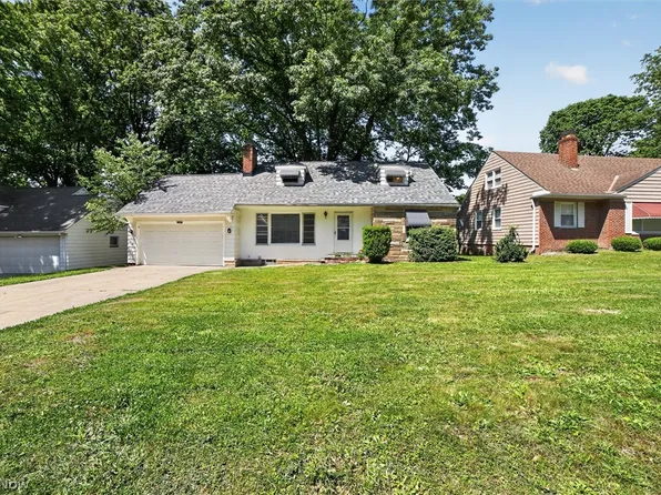 3705 Brinkmore Rd, Cleveland Heights, OH 44121