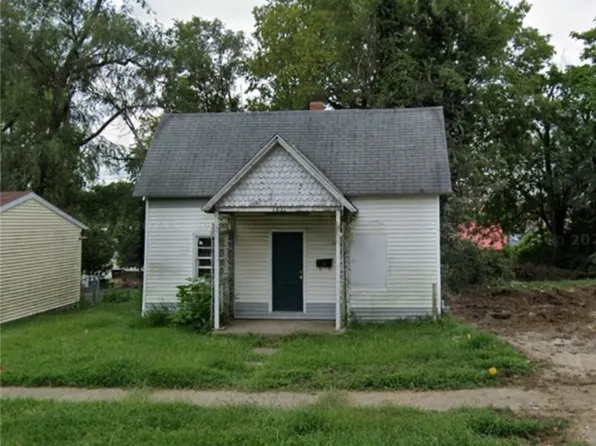 1021 W Cerro Gordo St, Decatur, IL 62522