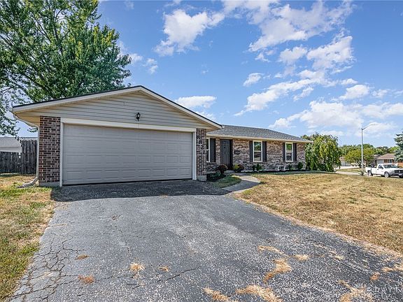 3rd image of 6821 Rockview Ct