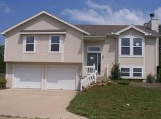 109 Pioneer St, Garden City, MO 64747
