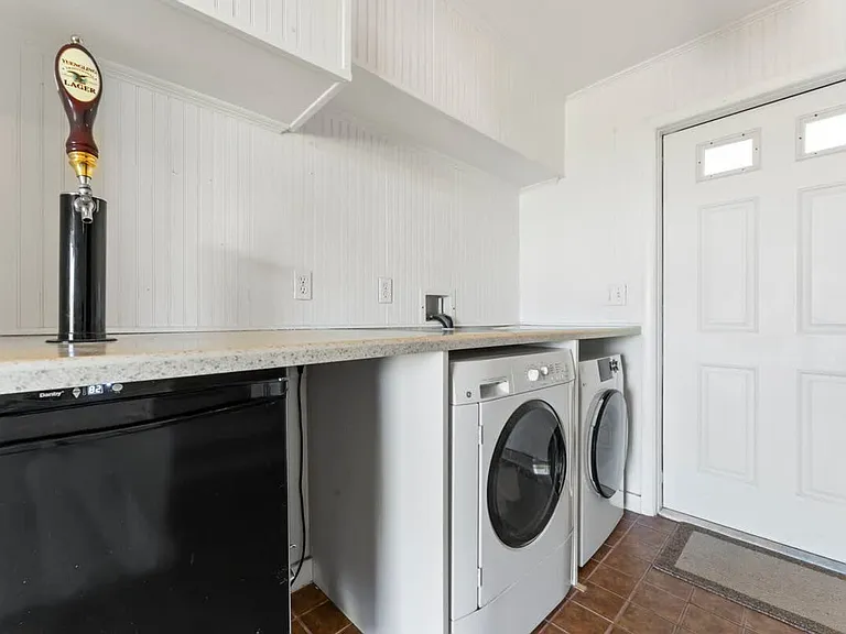 Laundry Room Cabinet