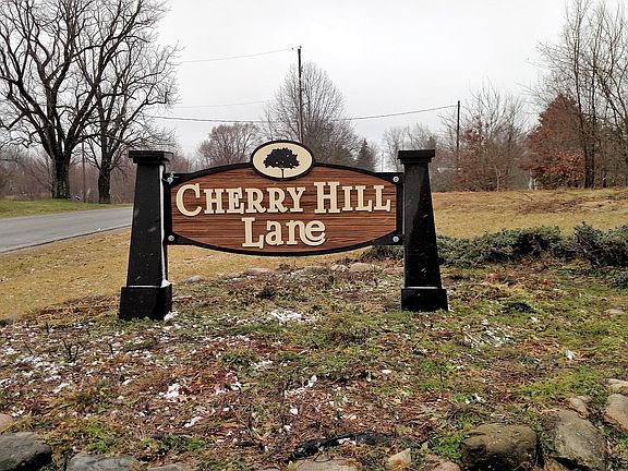 2nd image of 25392 Cherry Hill Ln