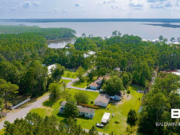 3rd image of 26495 Bayou Dr