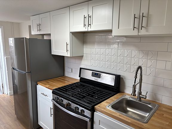 3rd image of 1369 N Columbine St #7