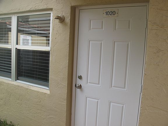 2nd image of 1020 Twin Lakes Dr #21-B