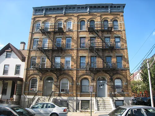145 - Chestnut Apartments Photo 1