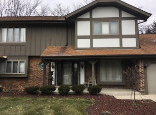 8250 Stonehenge Dr, Orland Park, IL 60462