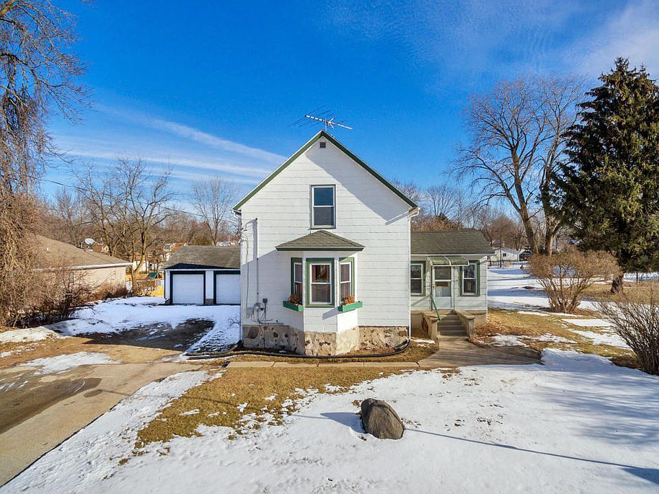 330 Kettle Moraine Dr N, Slinger, WI 53086 Zillow