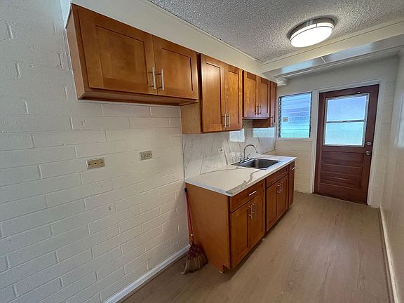 4th image of 918 Wiliwili St APT A1