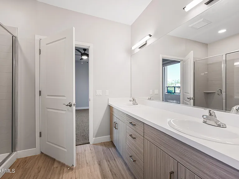 1023 W 5th St #1018 — Photo 23
