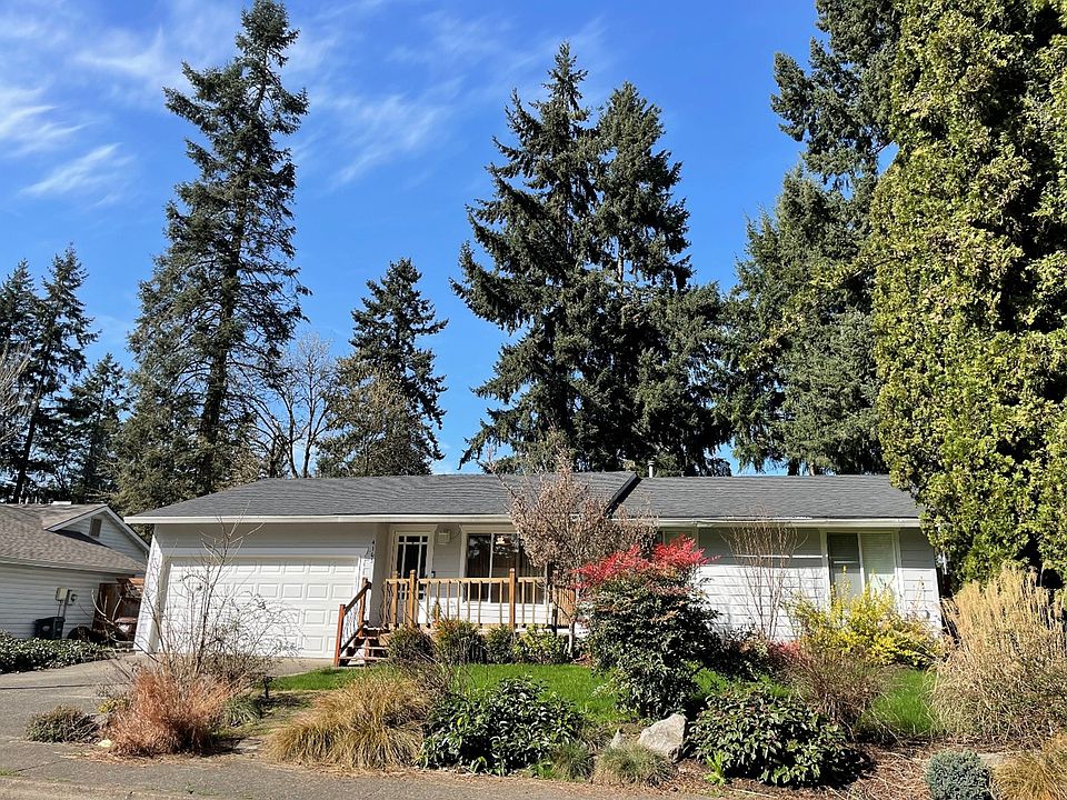 Clean, well-kept family home on a quiet dead-end street $2,300/month