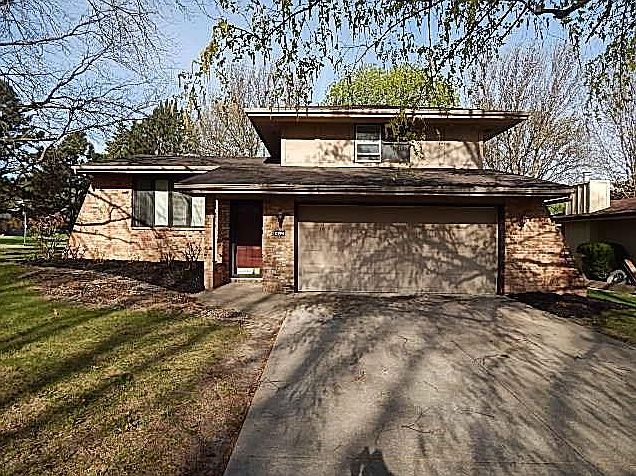 1st image of 402 NW Westwood St