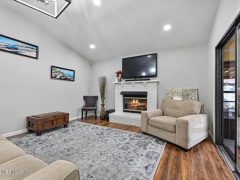9126 Trevi Cir W — Photo 13