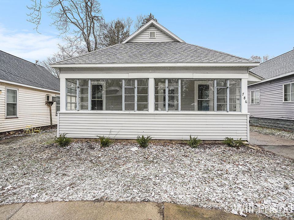 1st image of 786 W Forest Ave