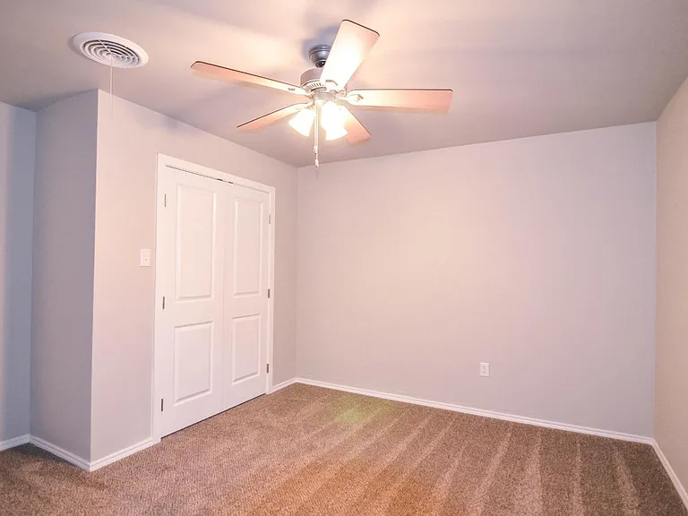327 Hiracheta Dr — Photo 13