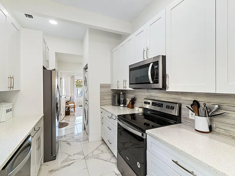 423 Avenida Alegre — Photo 12