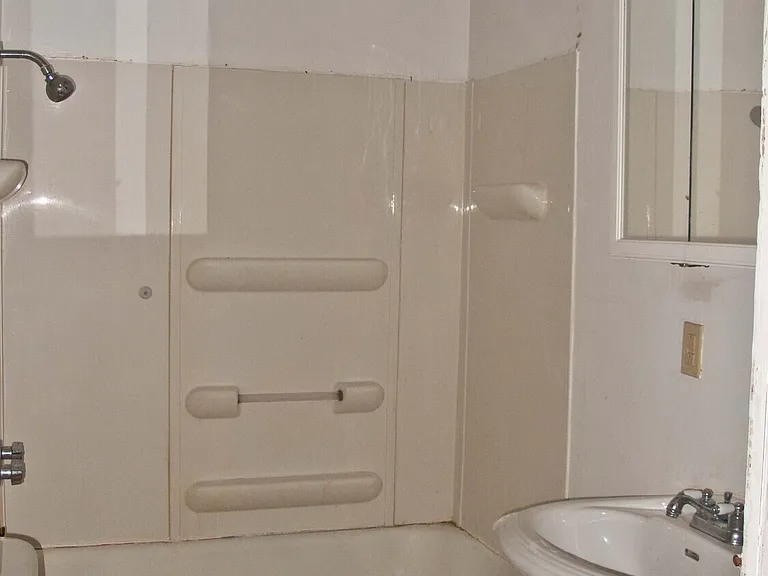 205 Pleasant St — Photo 26