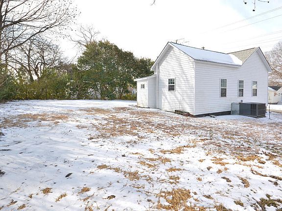 3rd image of 307 Oneida St