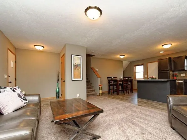 5268 N 111th Cir, Omaha, NE 68164