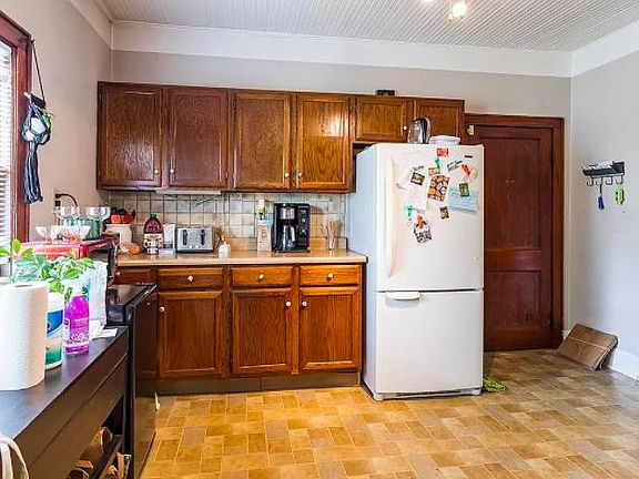 4th image of 2327 2nd St NE #1