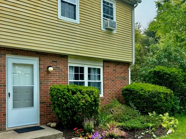 252 West St APT 18, Amherst, MA 01002