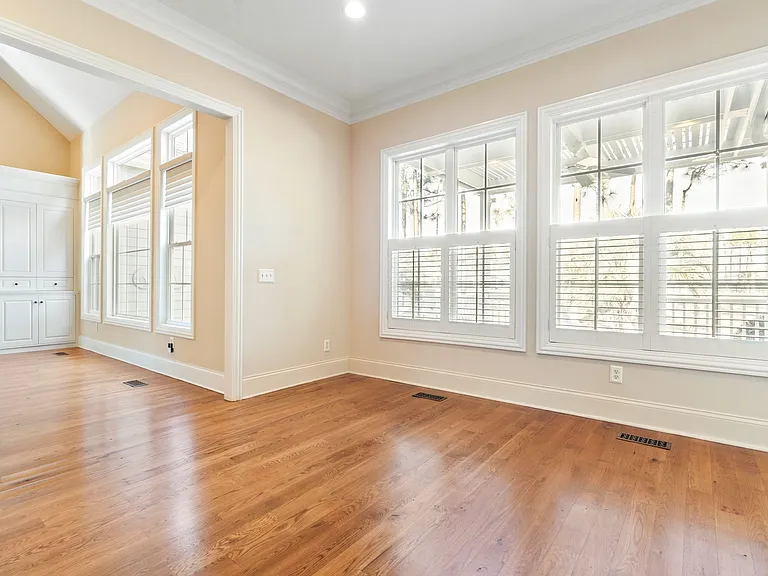 2686 Medina Ct — Photo 36