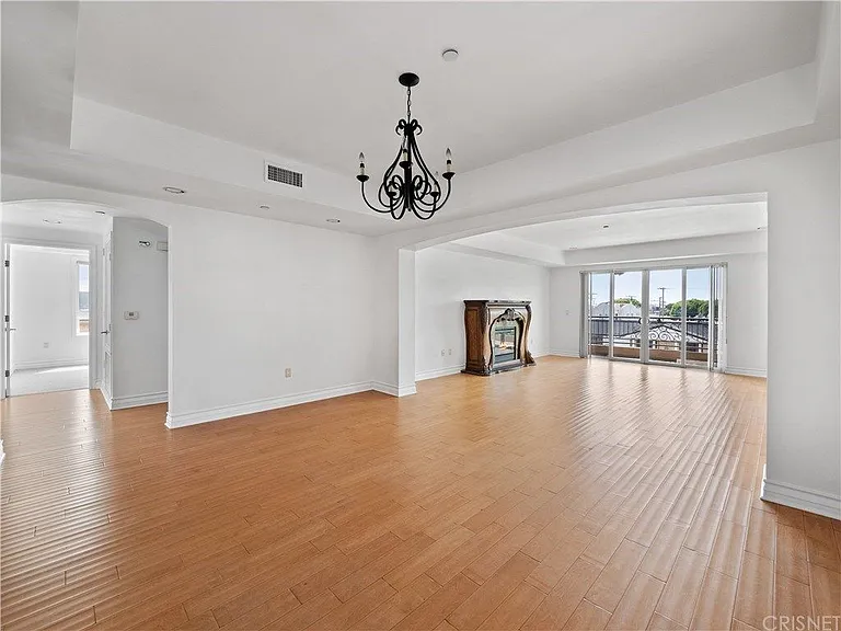 1530 S Centinela Ave #202 — Photo 7