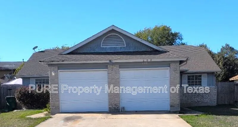 Building Photo - 608 Greenlawn Blvd