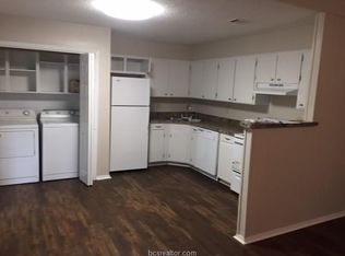 1208 Airline Dr, College Station, TX 77845