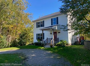 2327 Hammerslea Rd, Orion, MI 48359