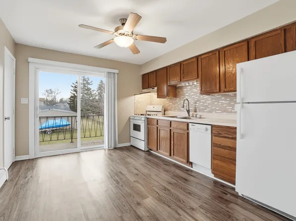 431 Filweber Ct APT 6, Antioch, IL 60002